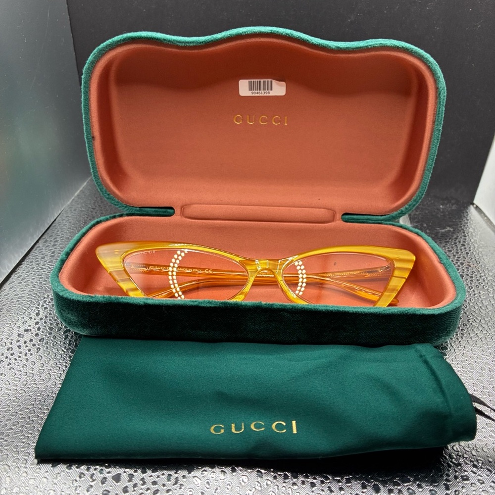 Gucci Women's Cat Eye Yellow Sunglasses New in Case. Designer